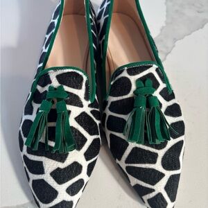 Stylish Black and White Tassel Loafers